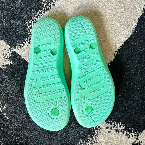 FITFLOP iQushion™ Ergonomically Engineered All-Day Comfort Tech in Pop Green — 8 - Picture 8 of 8